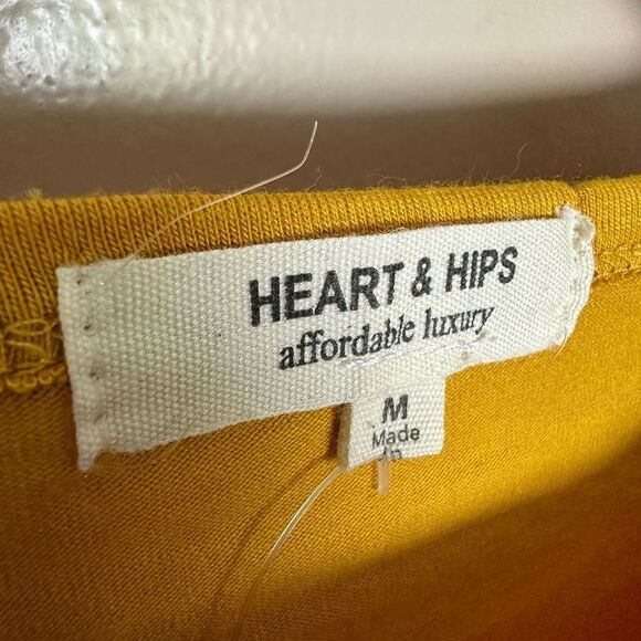 CLEARANCE! Gold Boutique Heart & Hips Rainbow Sleeve Crop Top Size M NWT - Picture 6 of 6